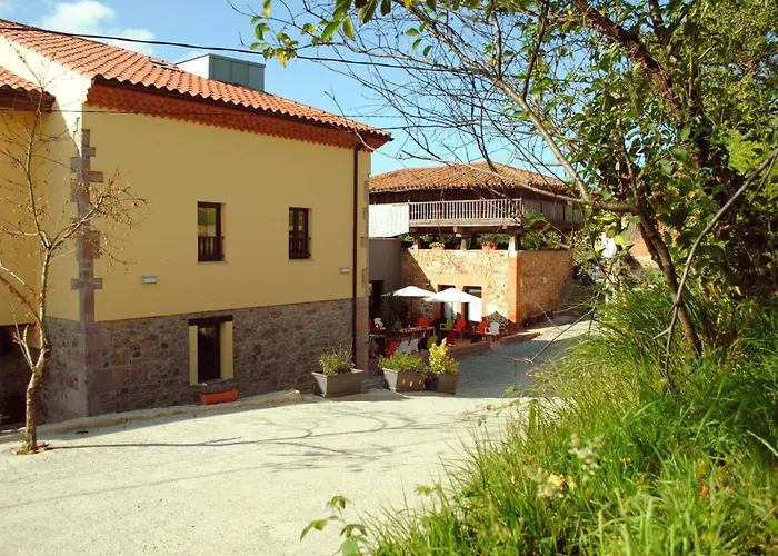 Hotel El Lacayo De Sestiello 3*